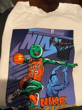 Boys Nike Graphic Basketball Tee & Nike shorts size large